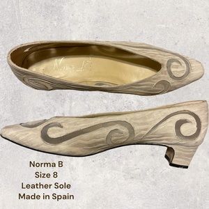 Vintage Norma B tan Flatts Size 8 $75